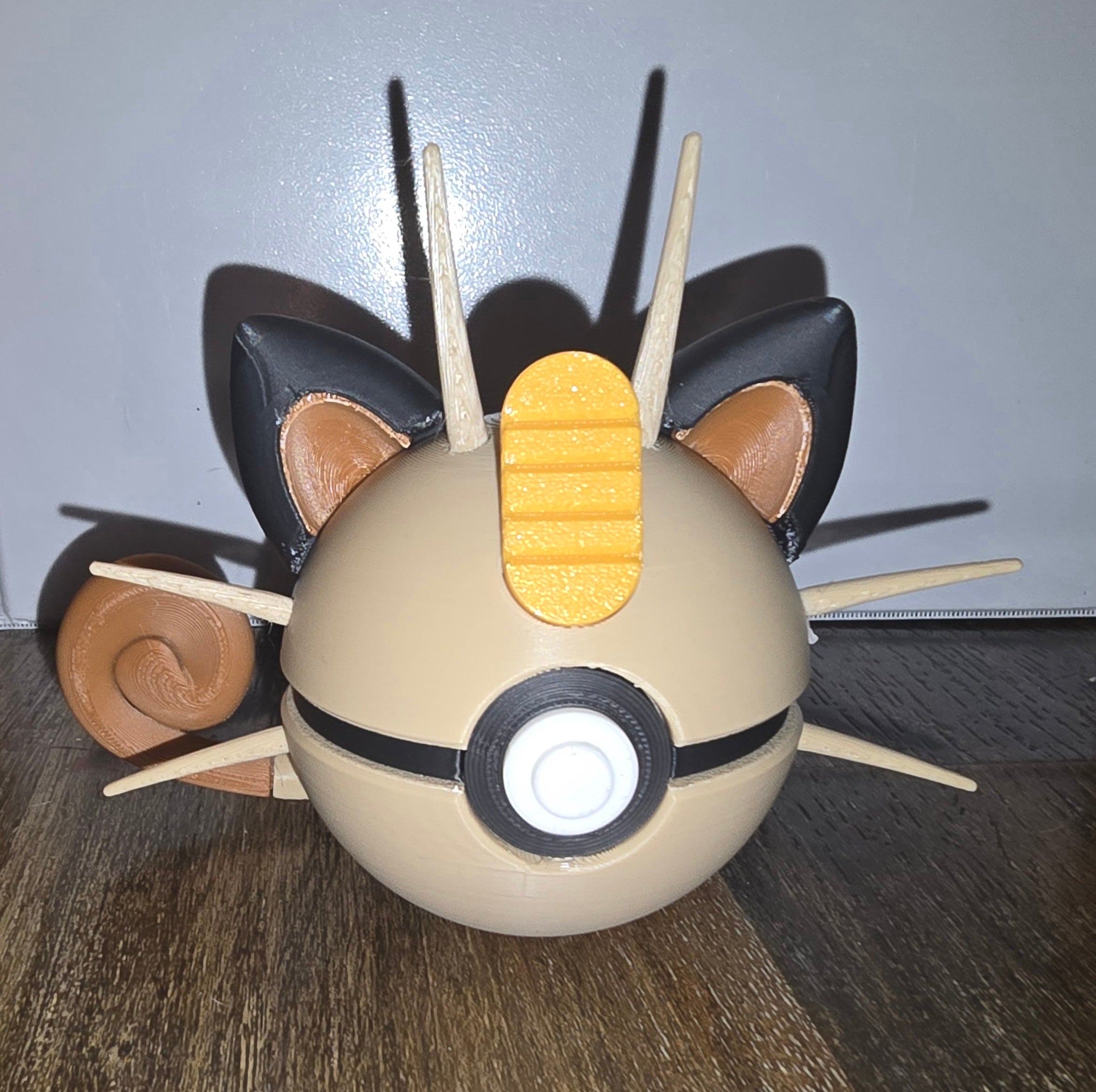 Meowth Pokeball