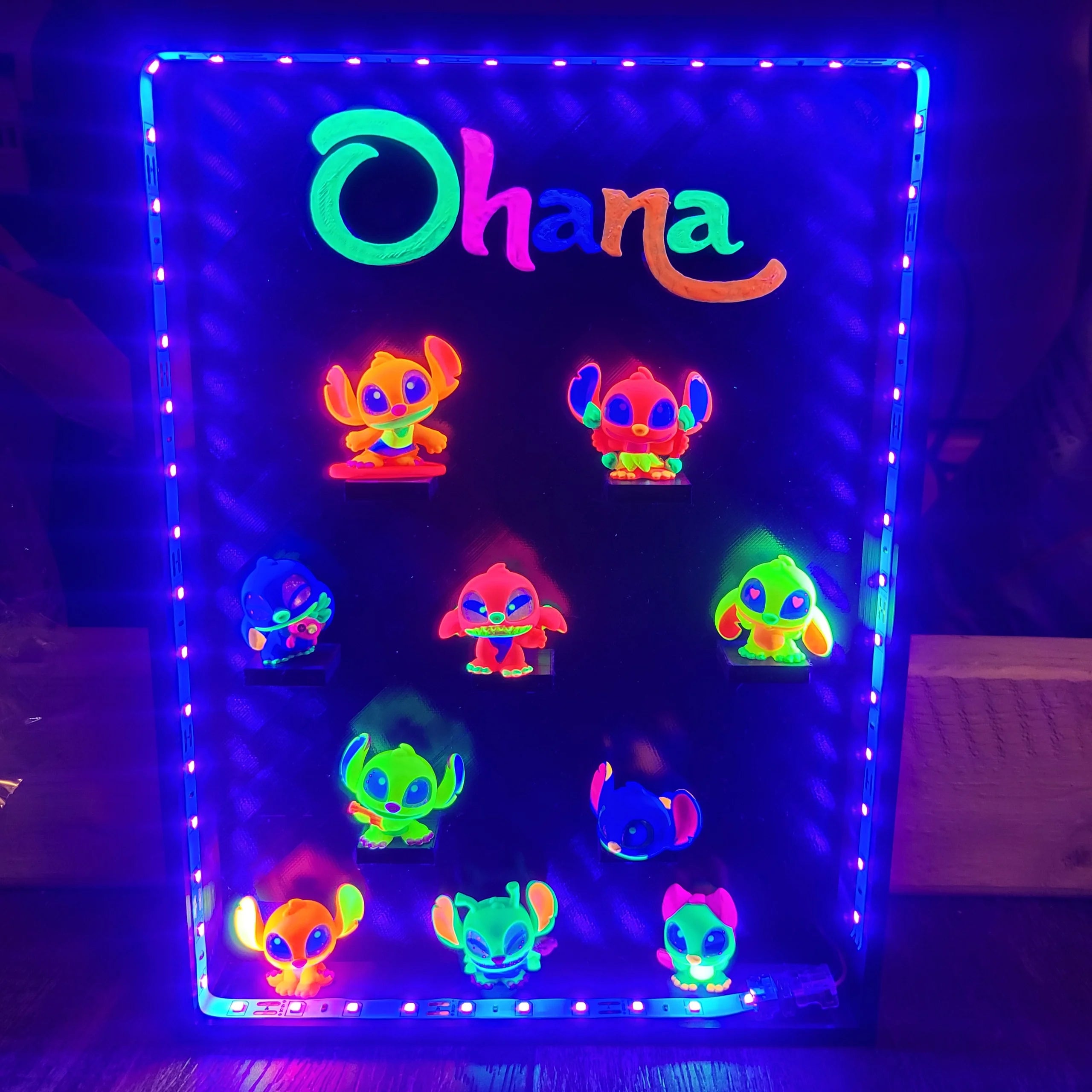 Ohana Blacklight Shelf for Doorables